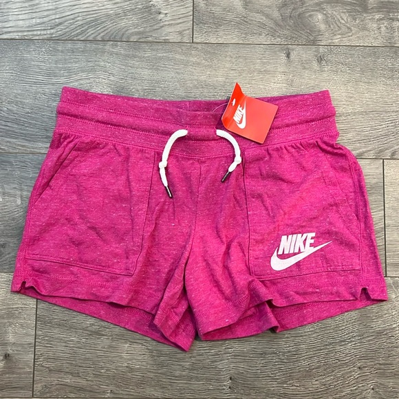 Nike NWT Women’s Shorts - Picture 1 of 4